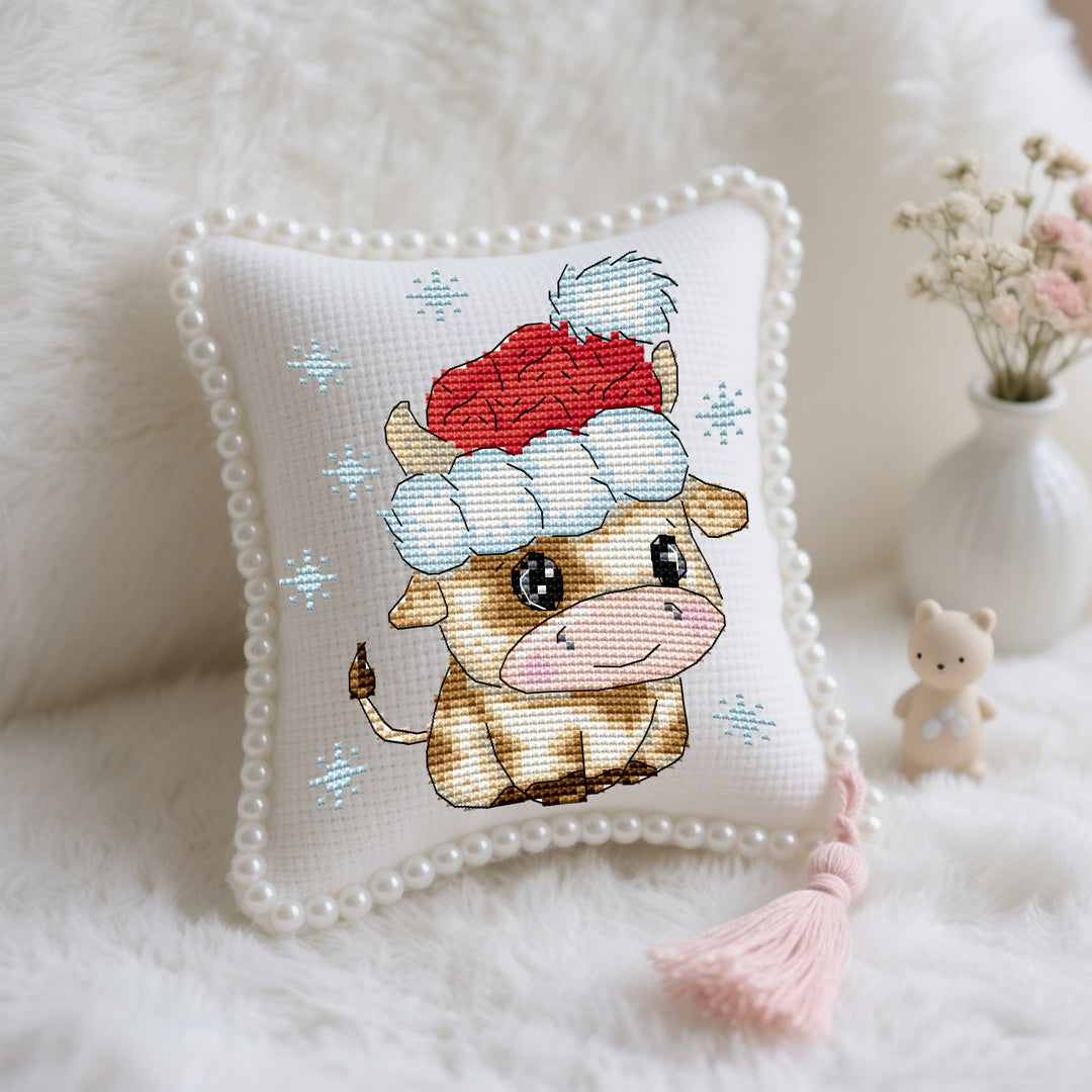 Little Cow with a Christmas Hat Cross Stitch Needle Pocket