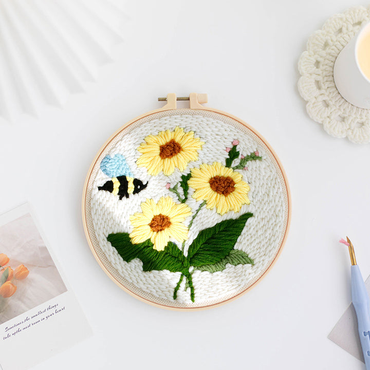 Bee and Daisy Punch Needle Embroidery Kits
