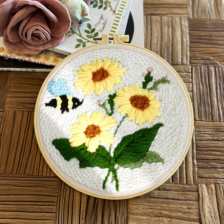 Bee and Daisy Punch Needle Embroidery Kits