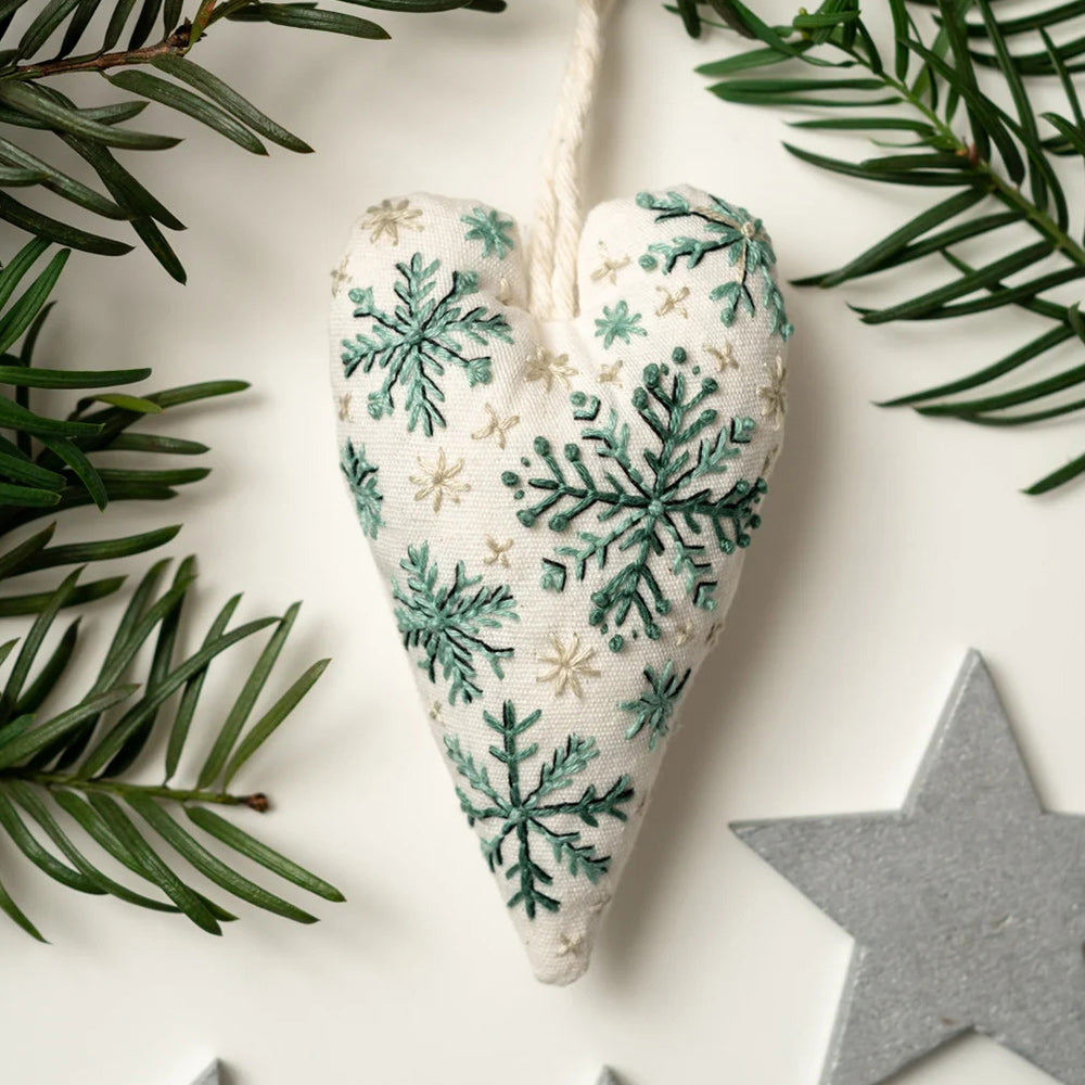 Heart-shaped Handmade Christmas Tree Embroidery Decoration Kit