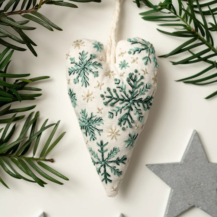 Heart-shaped Handmade Christmas Tree Embroidery Decoration Kit
