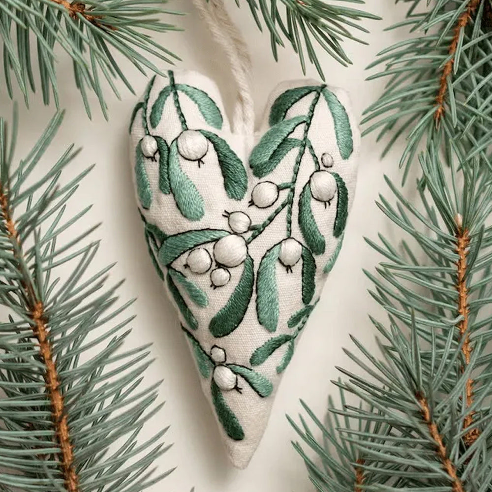 Heart-shaped Handmade Christmas Tree Embroidery Decoration Kit