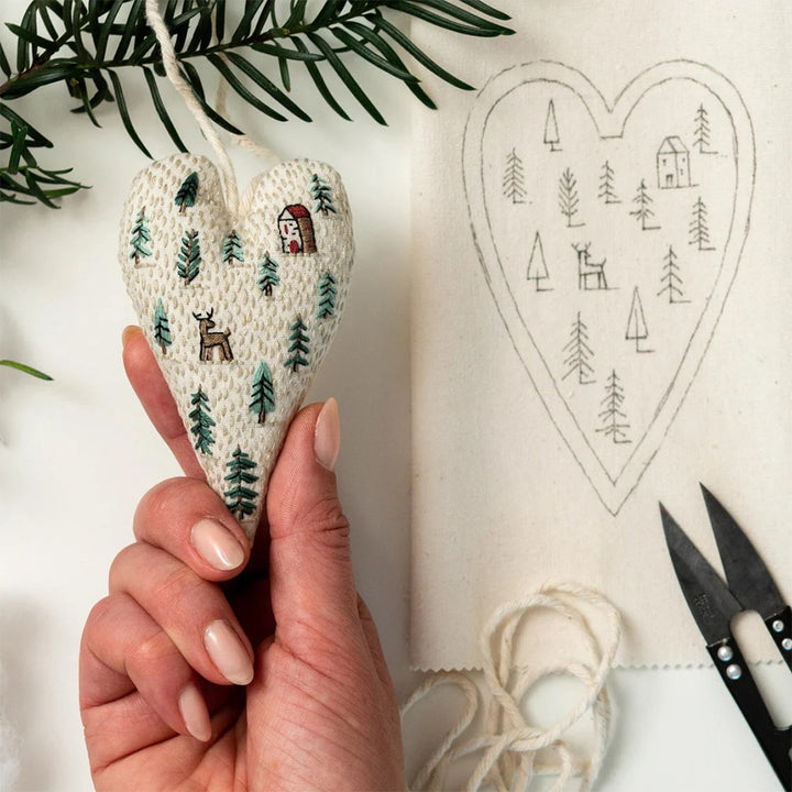 Heart-shaped Handmade Christmas Tree Embroidery Decoration Kit