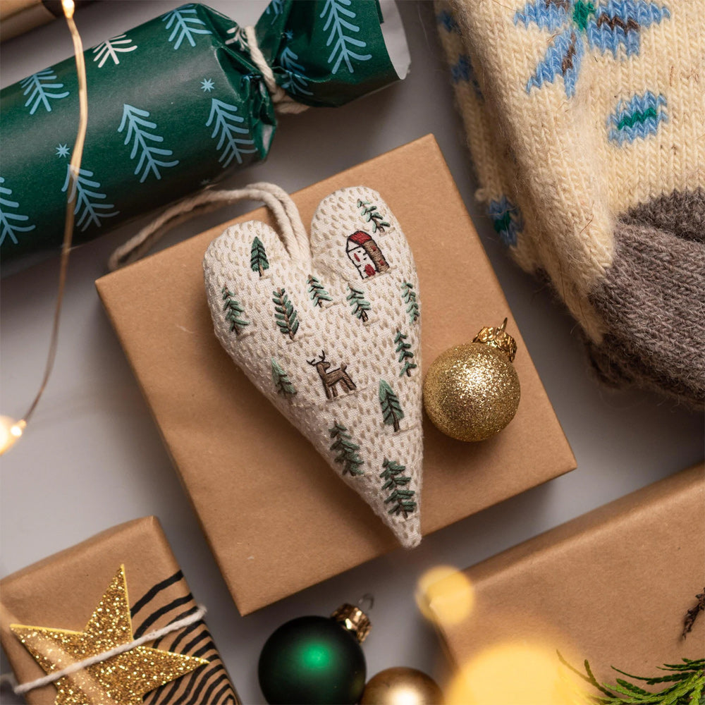 Heart-shaped Handmade Christmas Tree Embroidery Decoration Kit