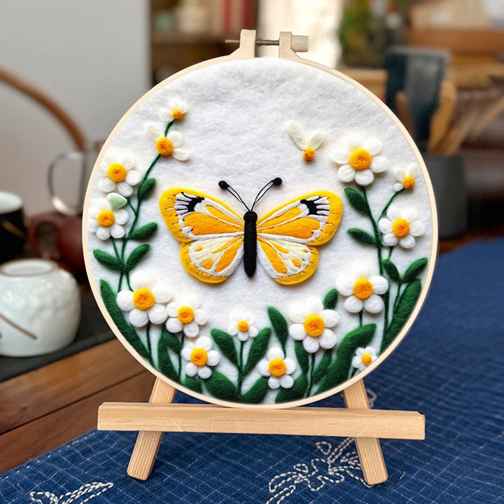 Fluttering Butterfly Surrounded by Daisies Wool Needle Felting Painting Kit