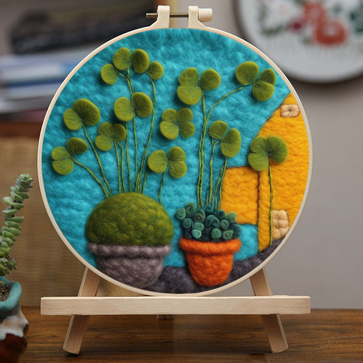 Thriving Clover in a Potted Plant Wool Needle Felting Painting Kit