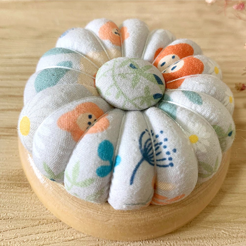 Pumpkin Shaped Magnetic Needle Pin Cushion Holder（Random Pattern）TOOL47